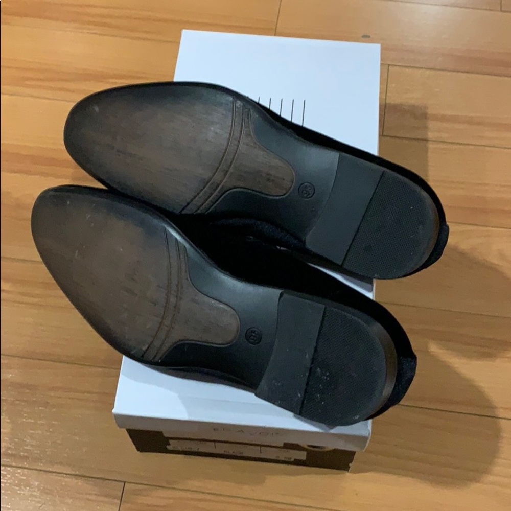 Shoes - Picture 3 of 4